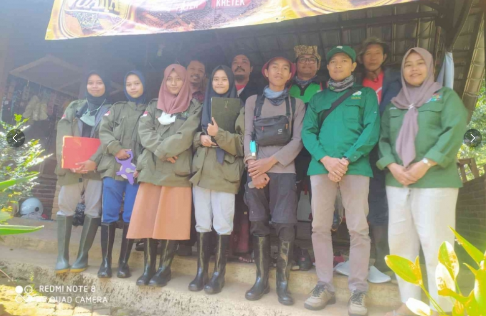 Image of Tim Peneliti ITSNU Pasuruan dan Universitas Yudharta Ungkap Tiga Tumbuhan Berpotensi Obat di Hutan Sapen